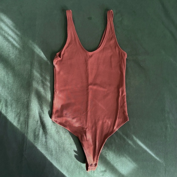 Abercrombie Ribbed Scoopneck Bodysuit - Rust - Picture 2 of 4